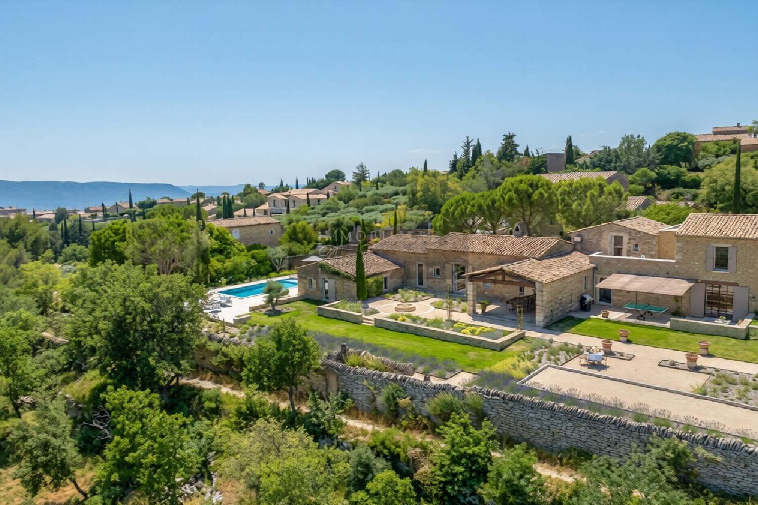  for sale villa Gordes Vaucluse 1