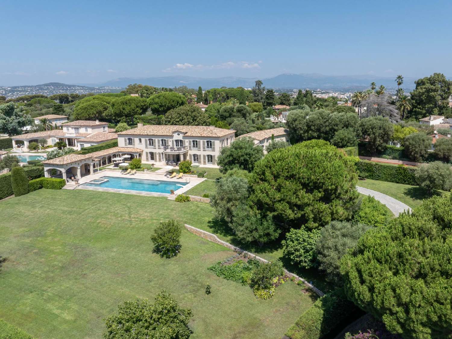  for sale villa Juan-les-Pins Alpes-Maritimes 2