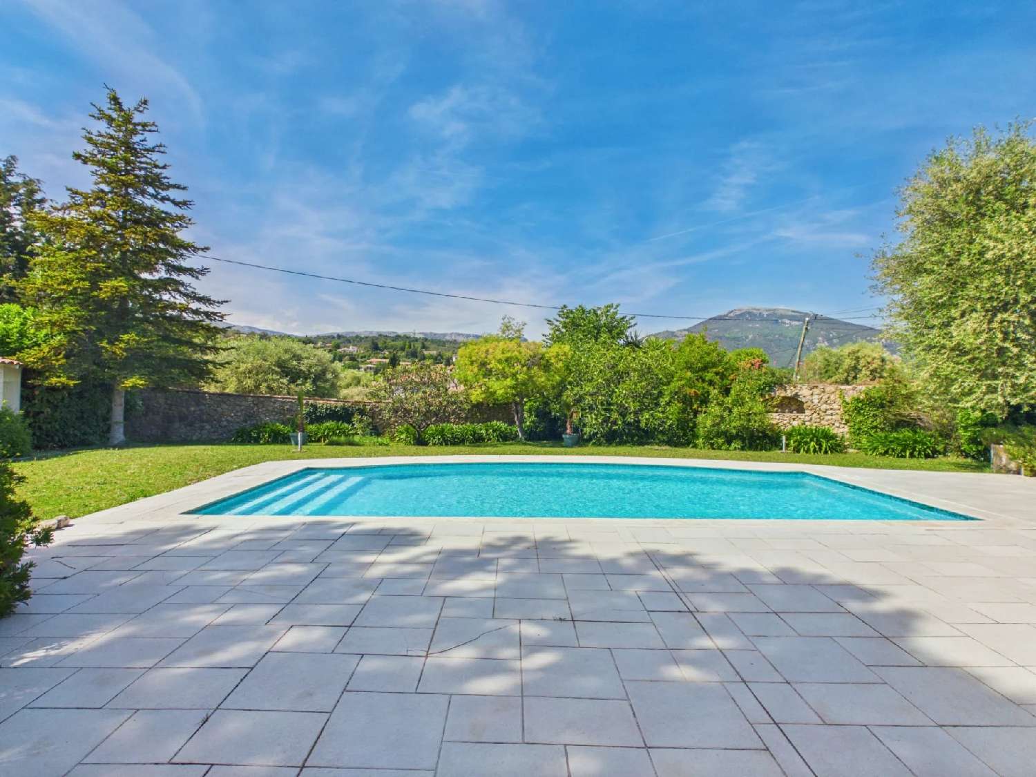  te koop villa Le Rouret Alpes-Maritimes 4