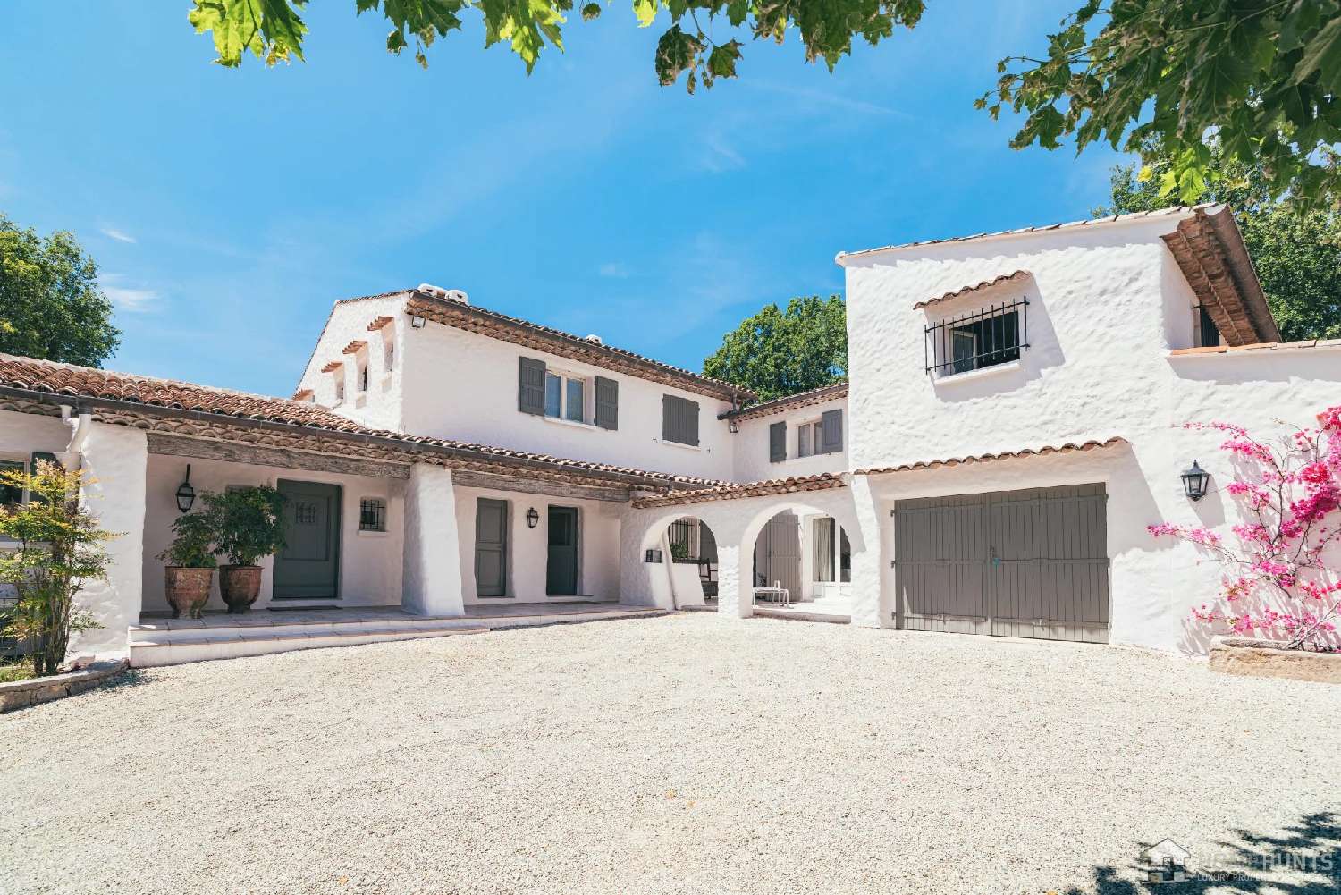 te koop villa Le Rouret Alpes-Maritimes 4