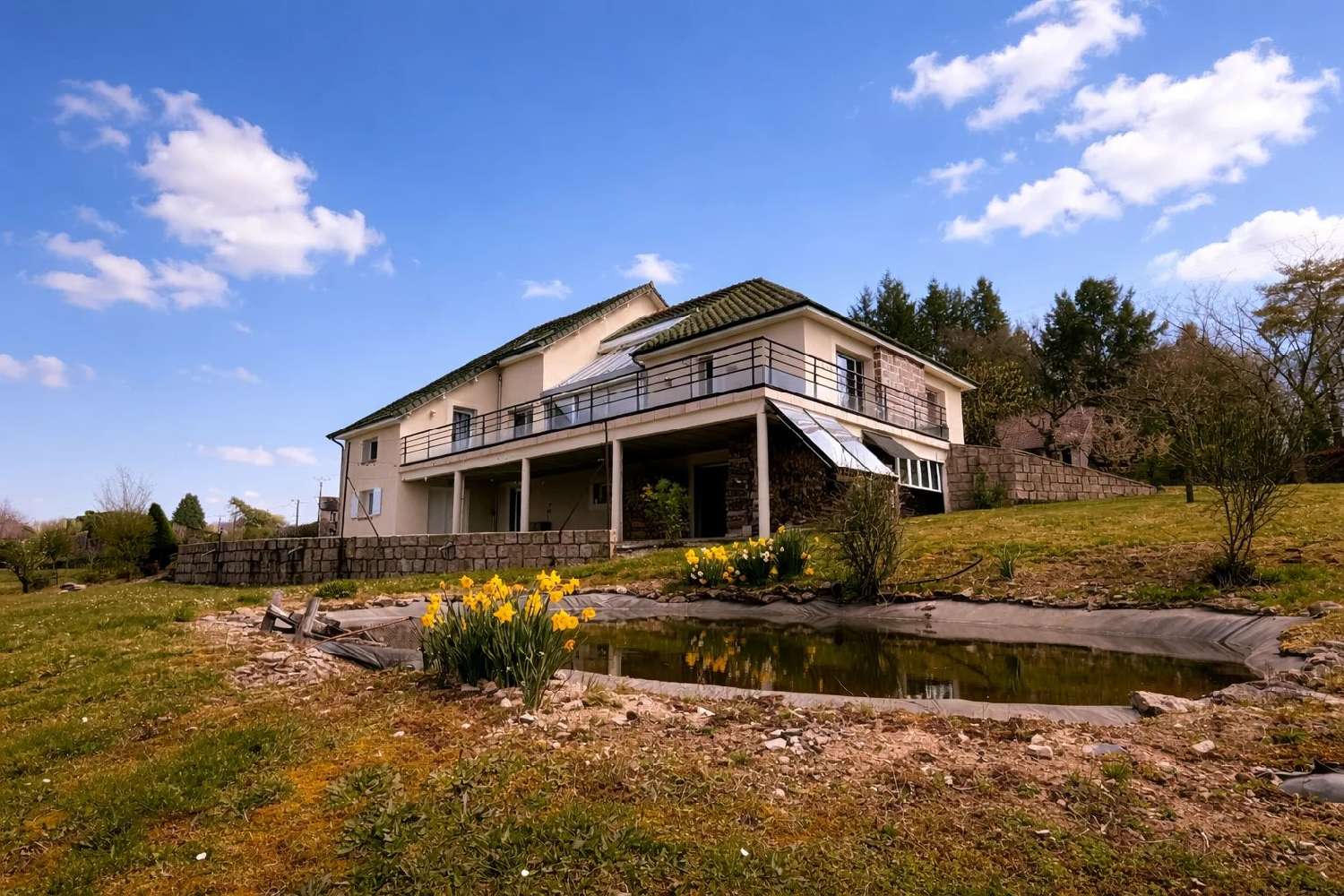 for sale villa Saint-Agnant-de-Versillat Creuse 1