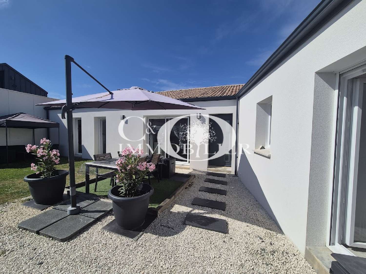  for sale villa Saint-Fiacre-sur-Maine Loire-Atlantique 1