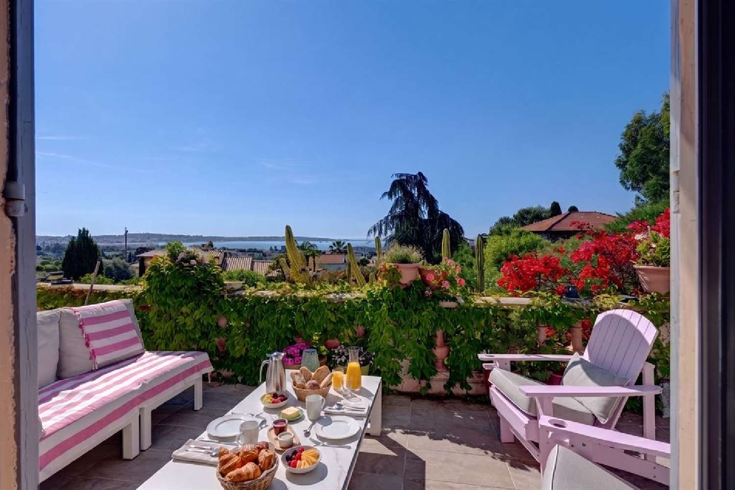  te koop villa Vallauris Alpes-Maritimes 2