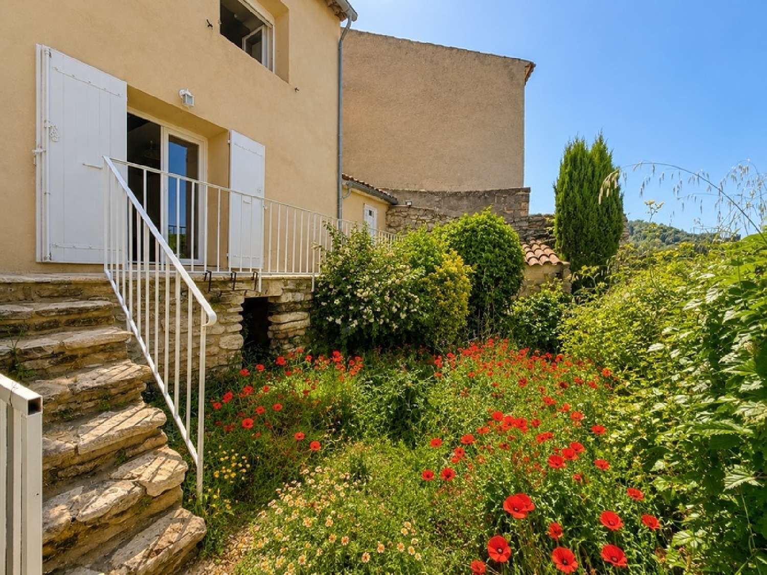 for sale village house Bonnieux Vaucluse 2