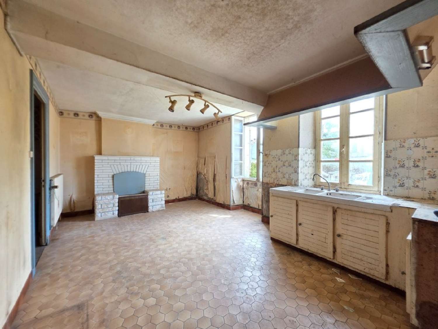 te koop dorpshuis Condéon Charente 4