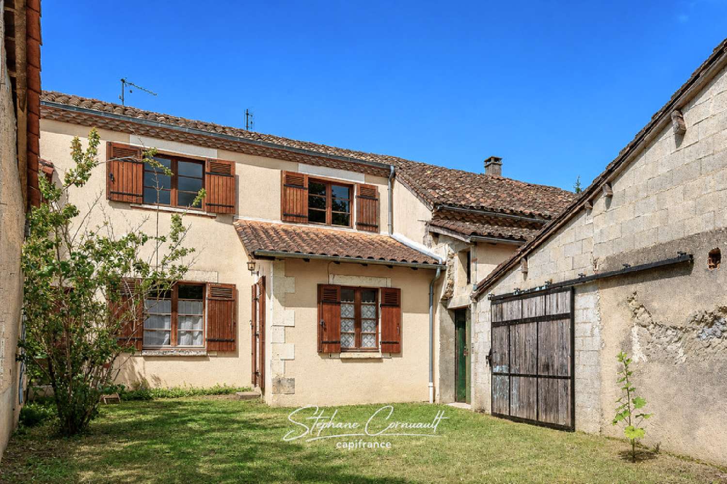 te koop dorpshuis Neuvic Dordogne 1