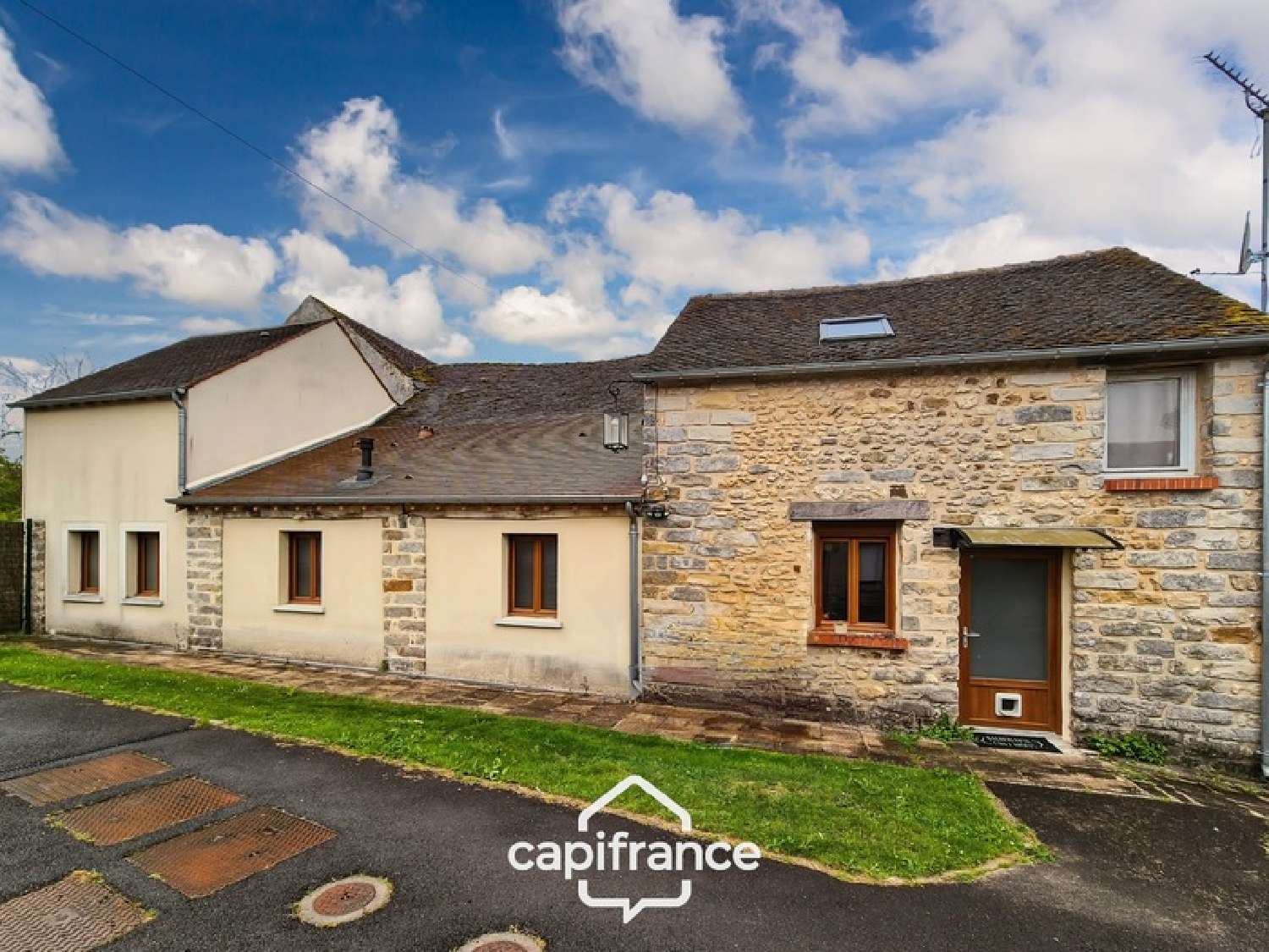  for sale village house Villemaréchal Seine-et-Marne 2