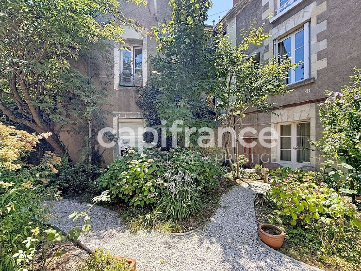  à vendre appartement Saint-Cyr-sur-Loire Indre-et-Loire 1