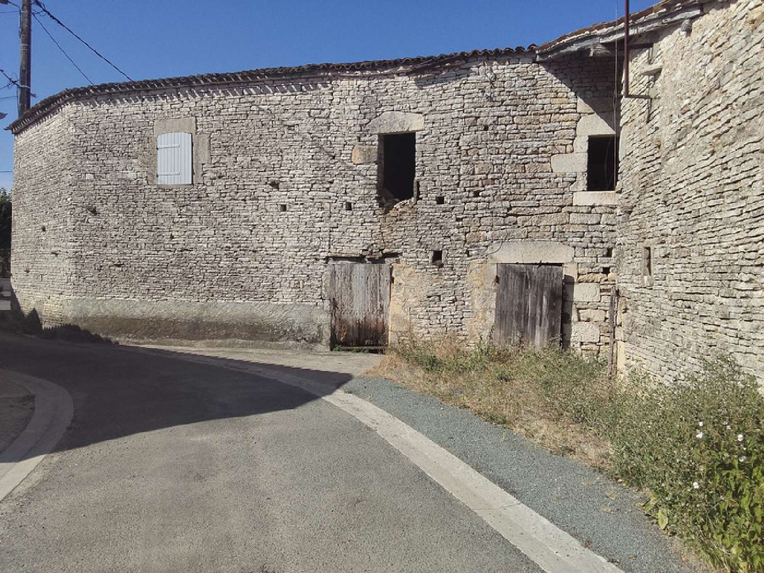  for sale barn Saint-Hilaire-de-Villefranche Charente-Maritime 2