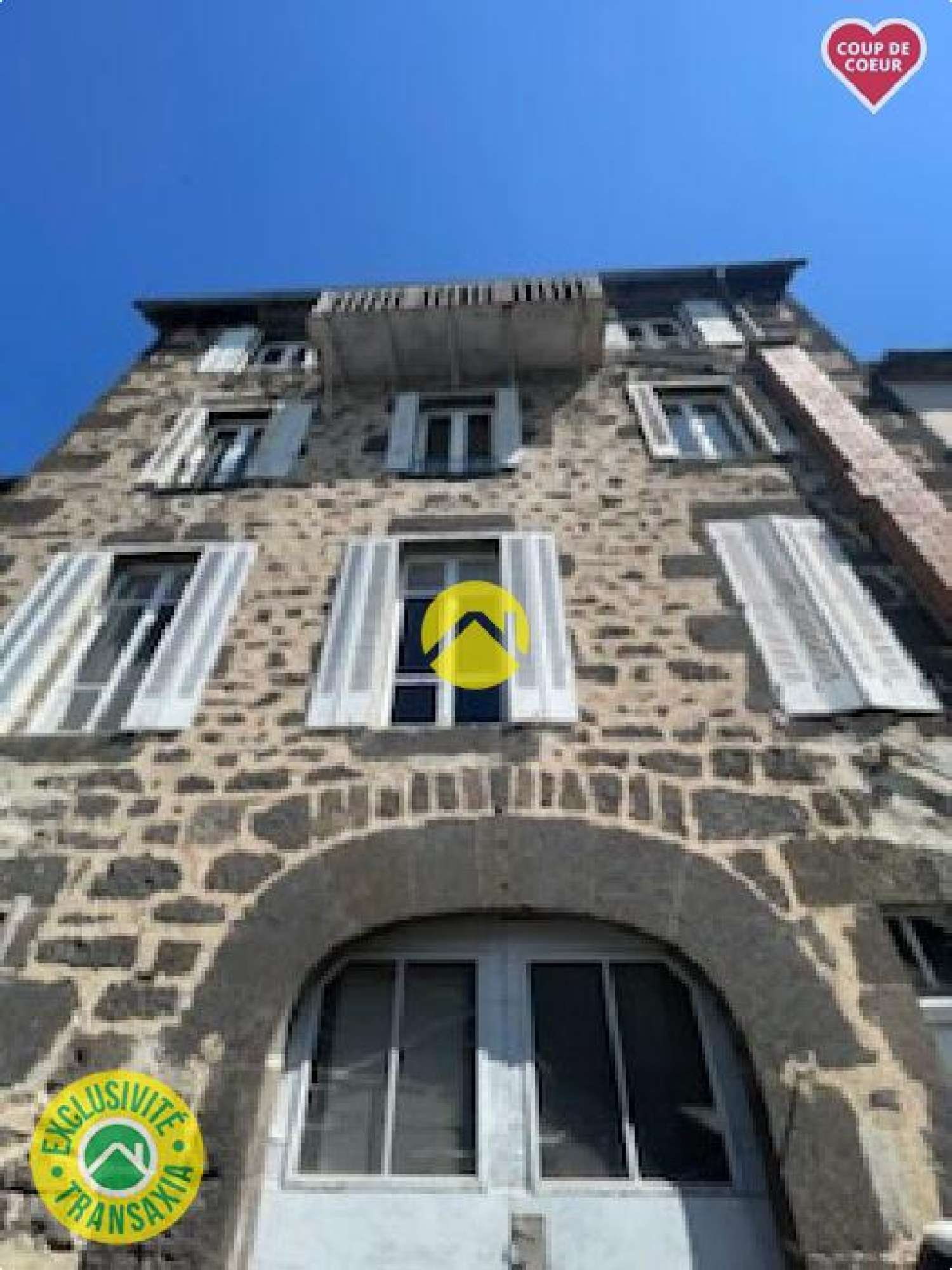  te koop gebouw Pierrefort Cantal 2
