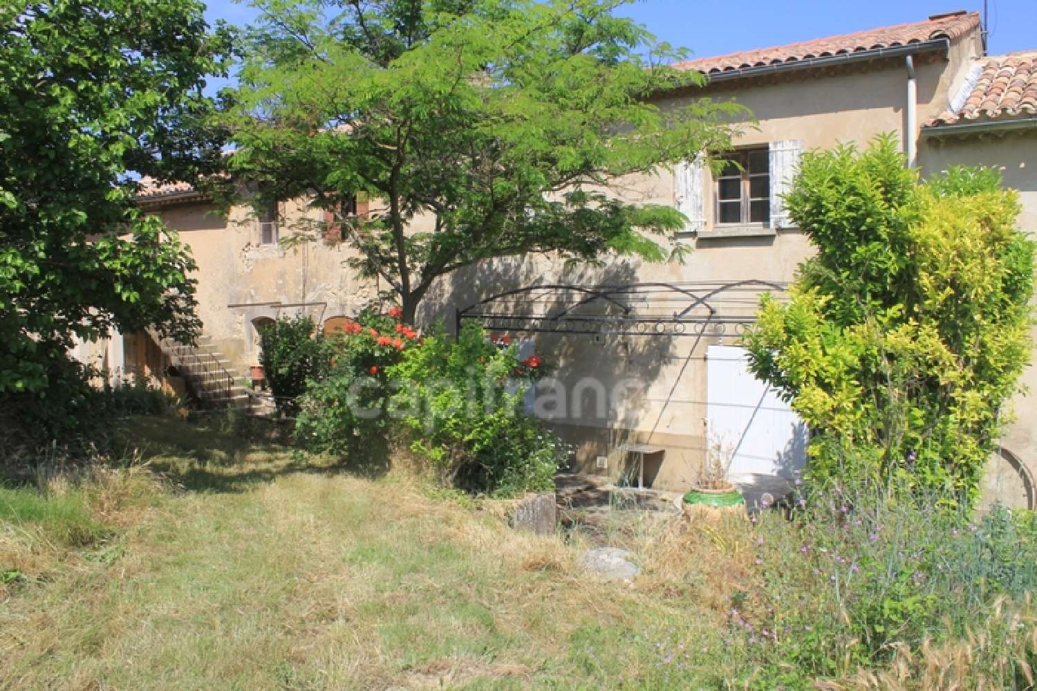 à vendre château Saignon Vaucluse 1