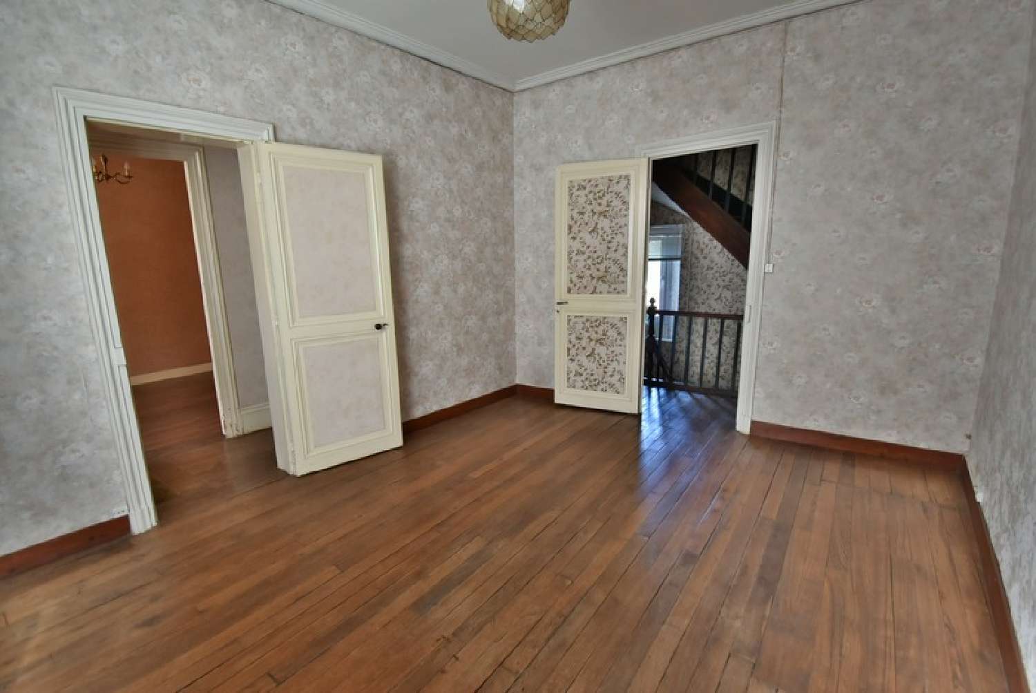 te koop stadshuis Angoulême Charente 2