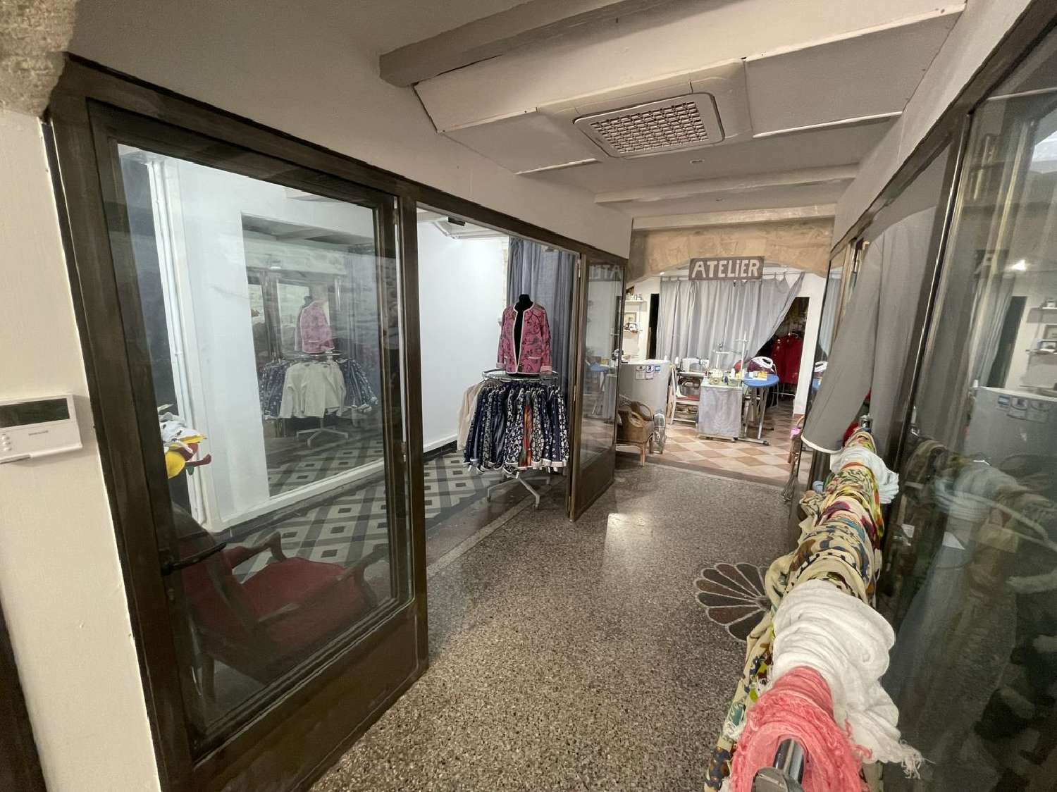  à vendre commerce Aigues-Mortes Gard 4