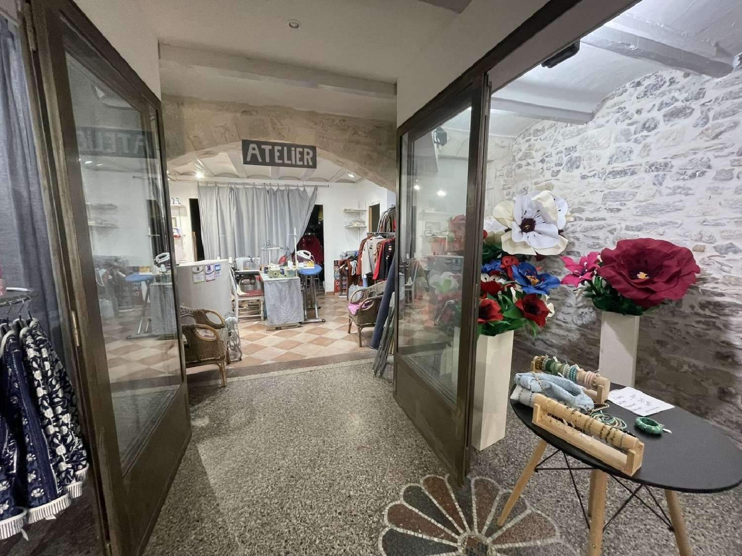  à vendre commerce Aigues-Mortes Gard 5