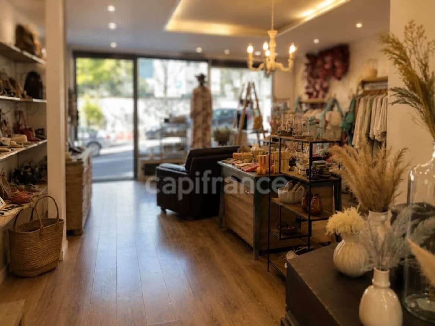 te koop bedrijfsruimte/ kantoor Jonage Rhône 1