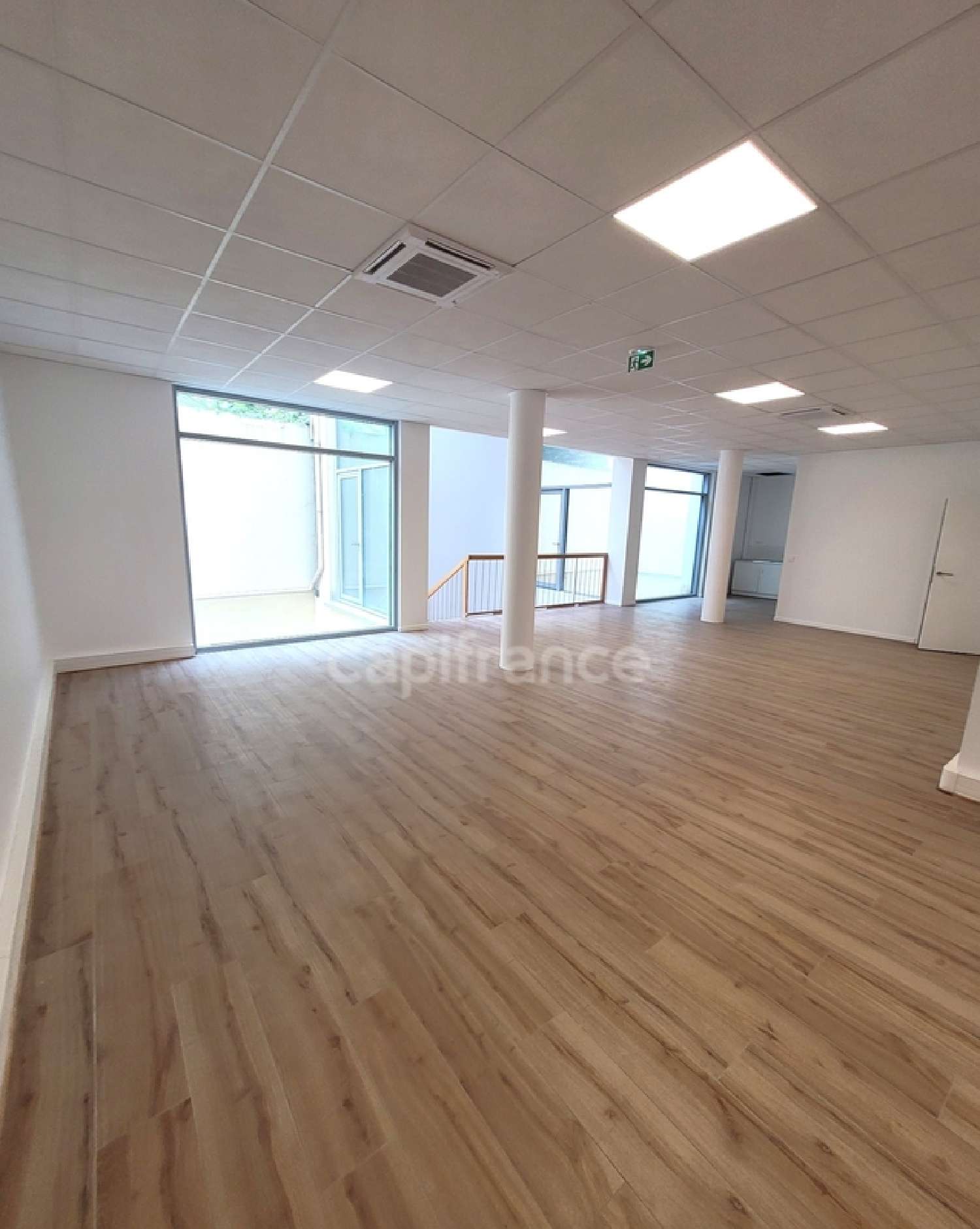 te koop bedrijfsruimte/ kantoor Paris 15e Arrondissement Parijs (Seine) 3