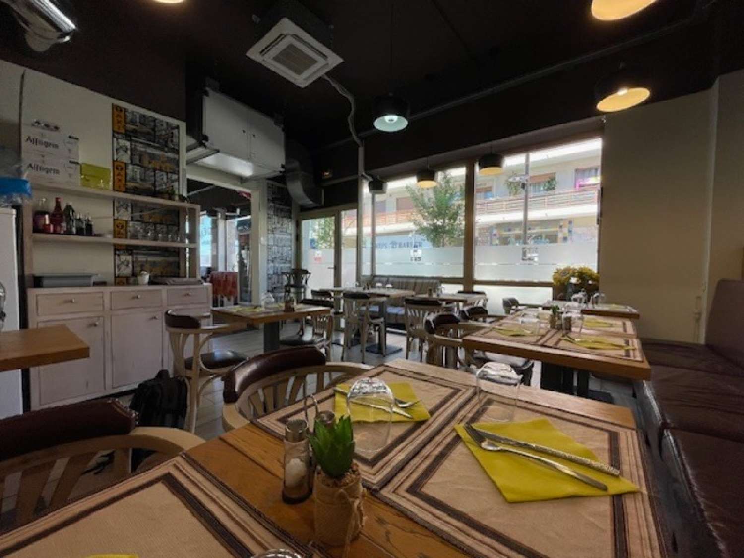  à vendre commerce Saint-Laurent-du-Var Alpes-Maritimes 2