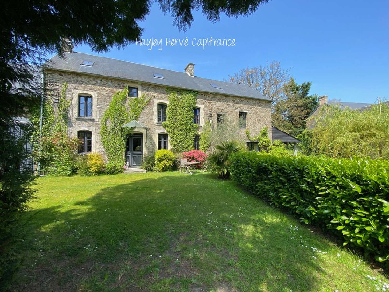 for sale estate Sainte-Honorine-de-Ducy Calvados 1