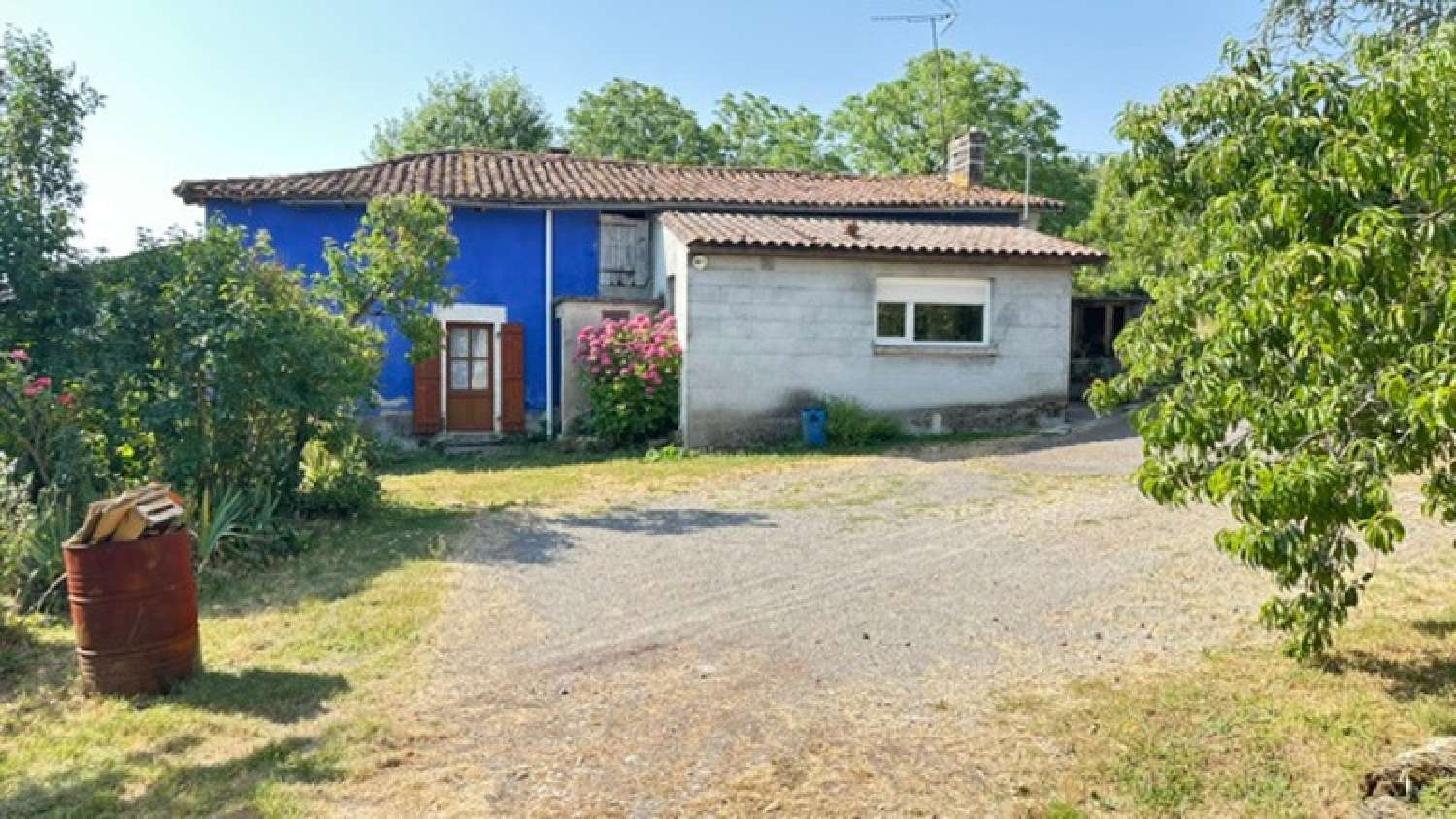 te koop boerderij Charmant Charente 1