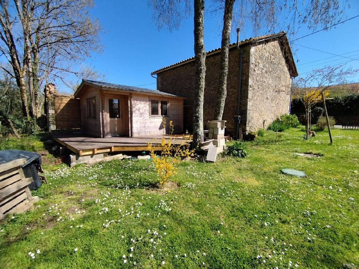 te koop boerderij Roussines Charente 6