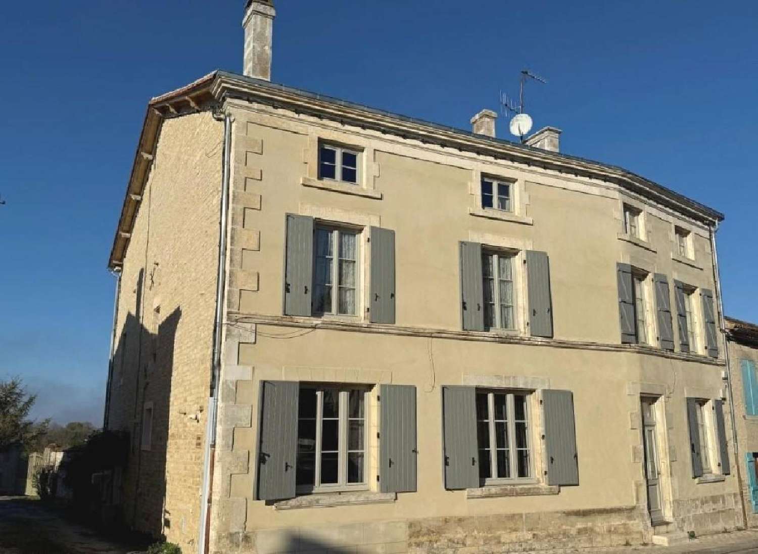 te koop huis Aigre Charente 1
