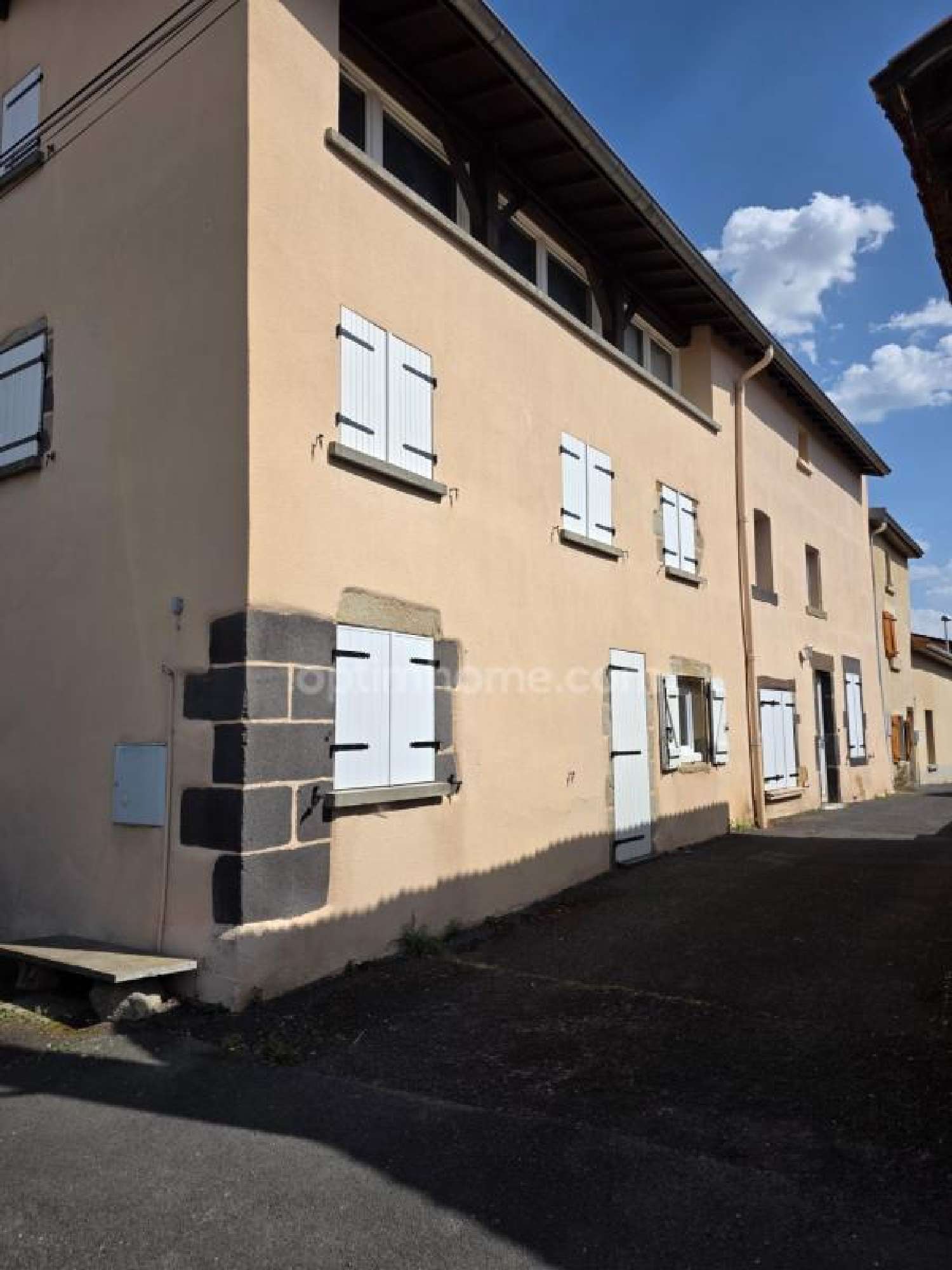 à vendre maison Beauregard-l'Évêque Puy-de-Dôme 2