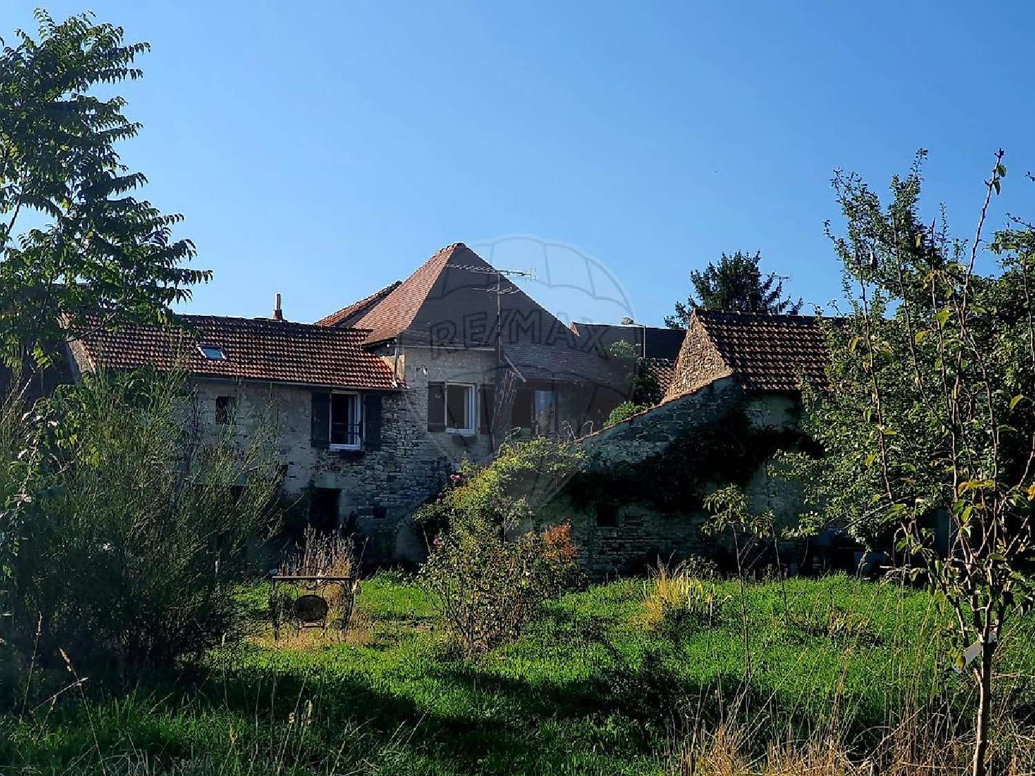 te koop huis Bellenaves Allier 1