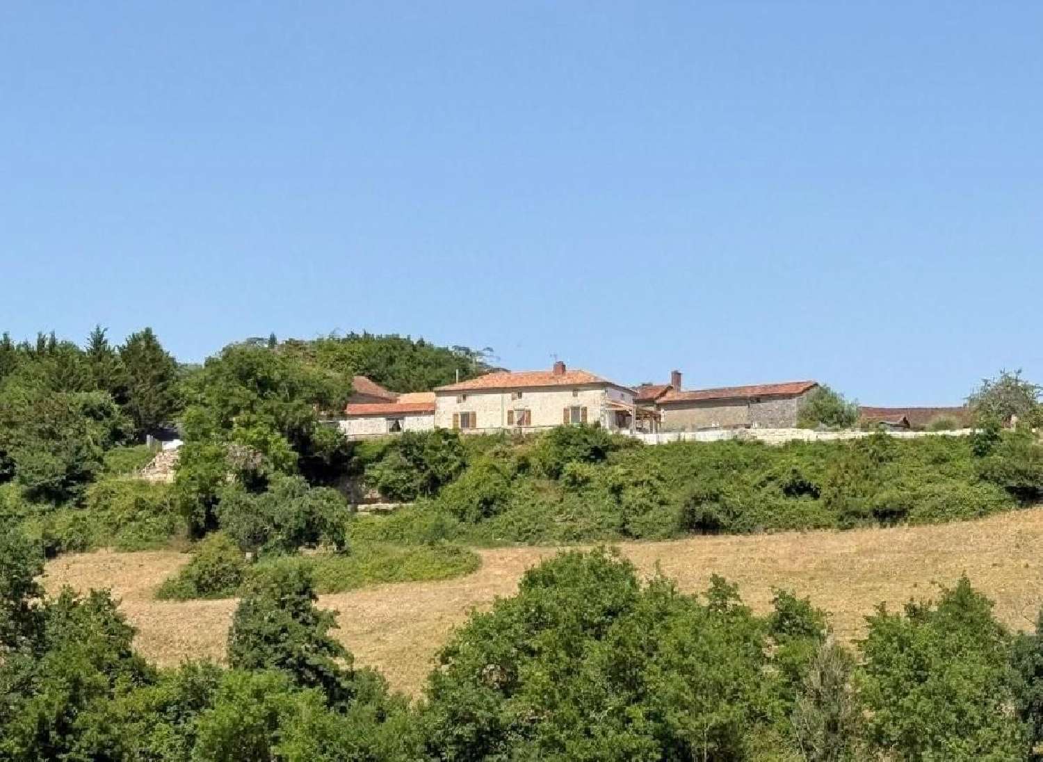 en venta casa Charroux Vienne 1
