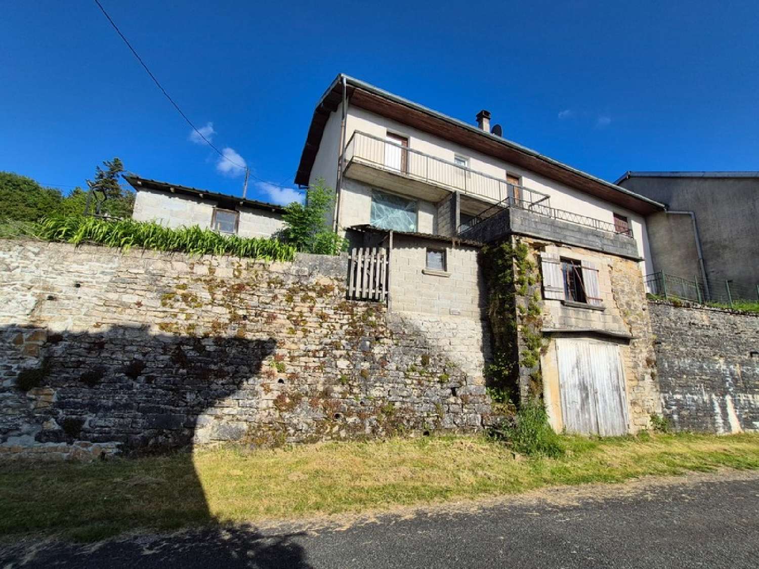 for sale house Cressia Jura 3