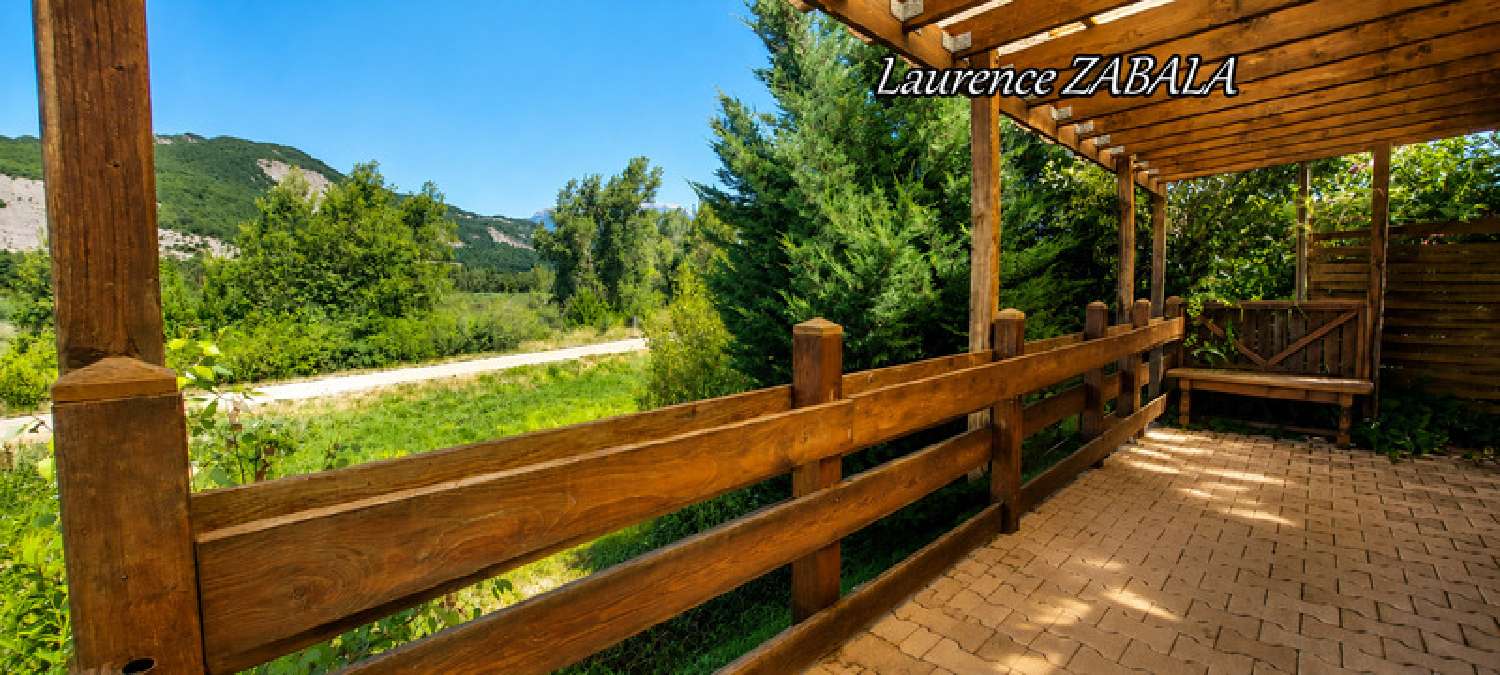 à vendre maison Curbans Hautes-Alpes 3