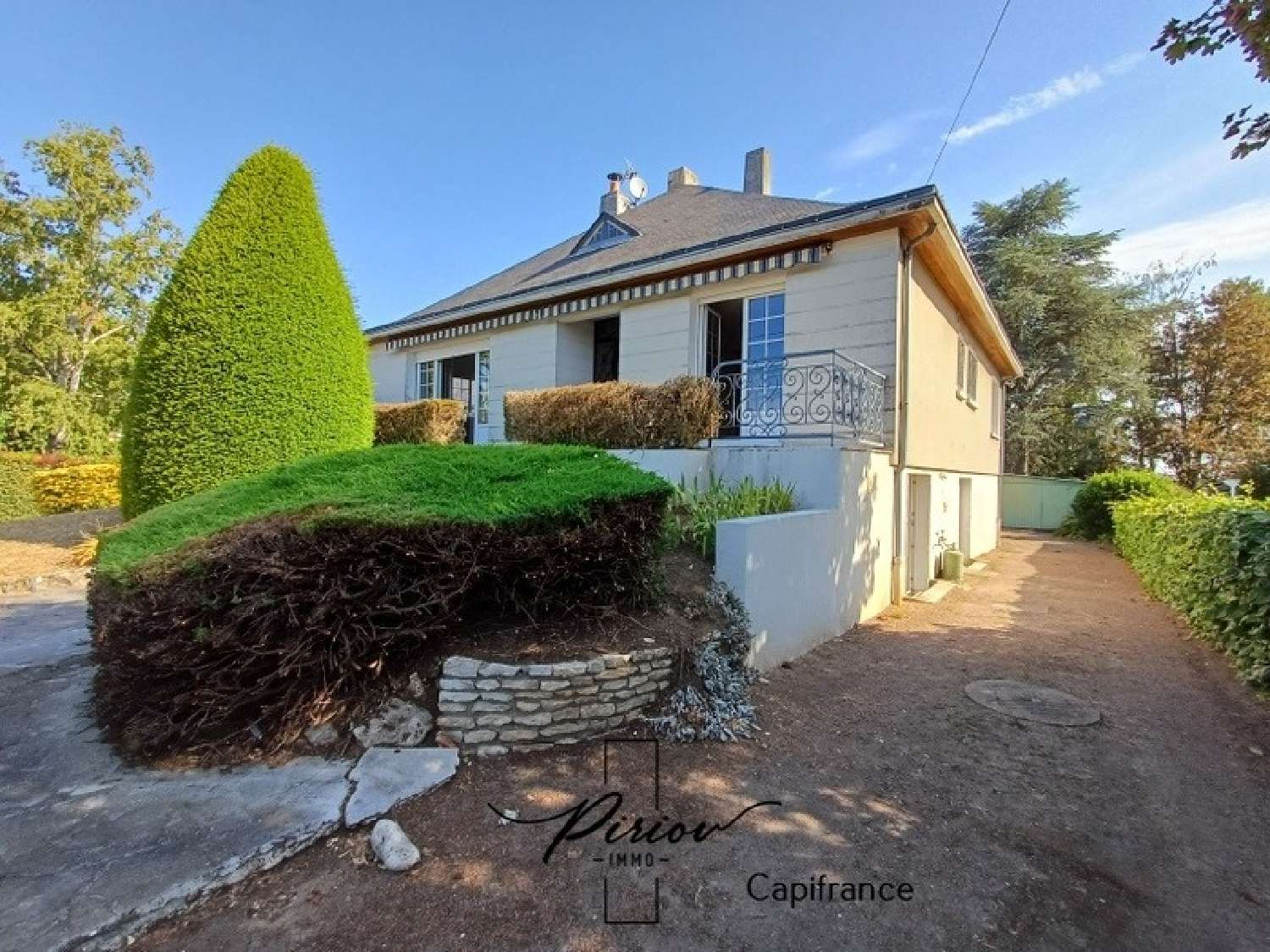 for sale house Doué-la-Fontaine Maine-et-Loire 1