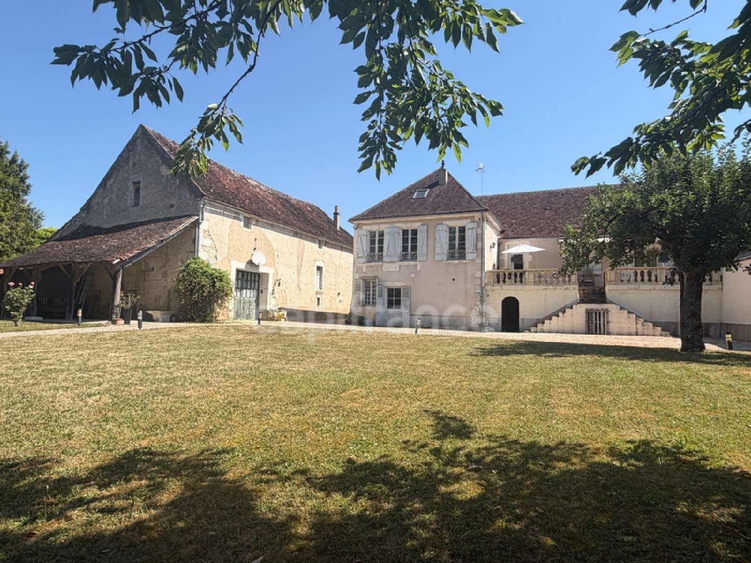 te koop huis Escolives-Sainte-Camille Yonne 1