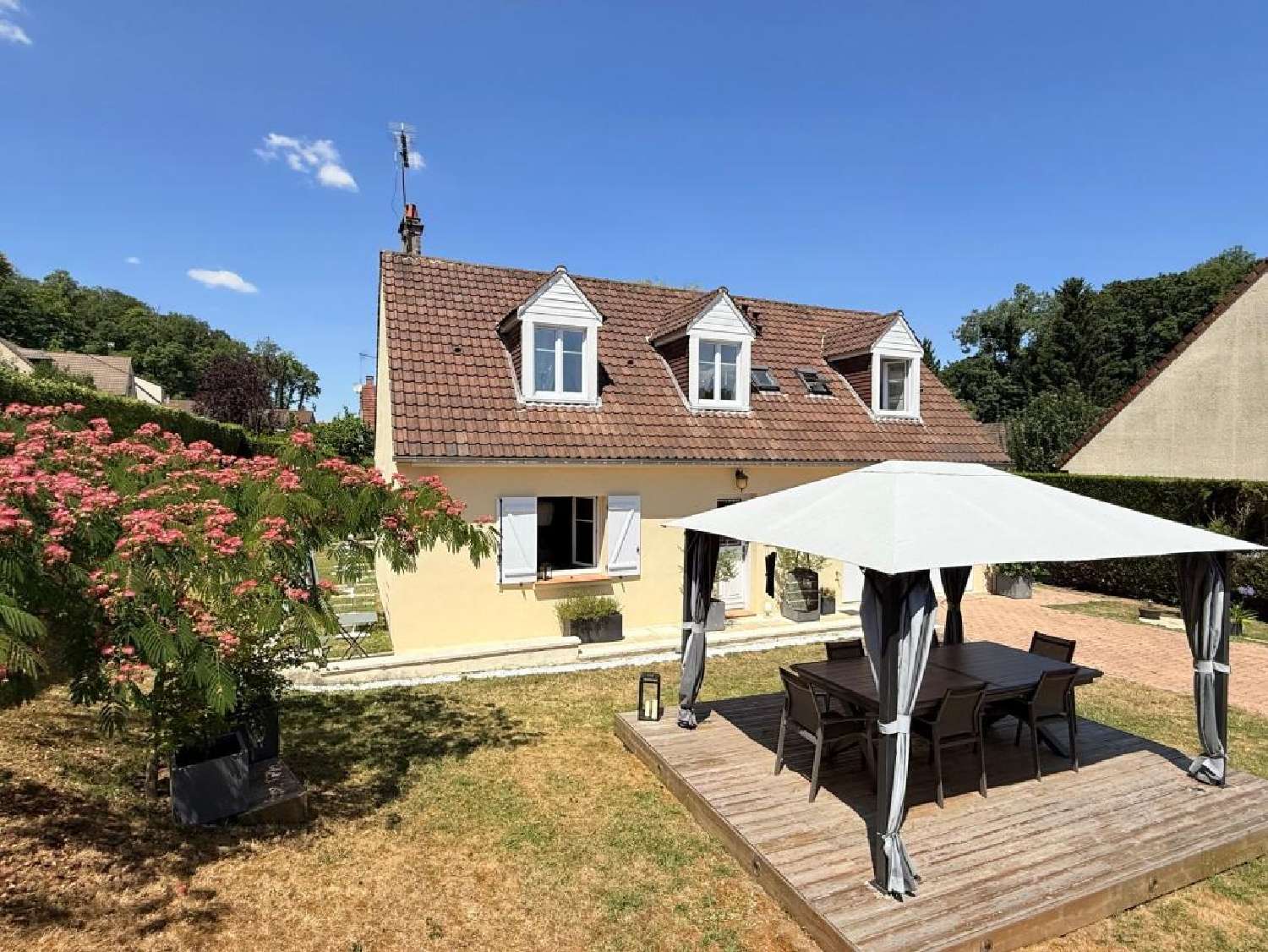 te koop huis La Falaise Yvelines 1