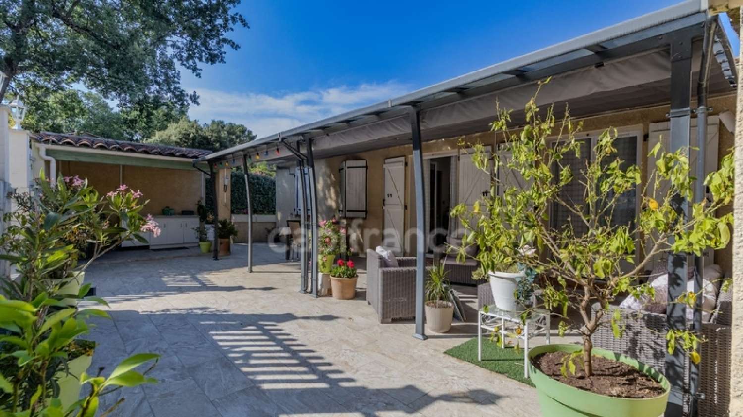  te koop huis La Roquebrussanne Var 2