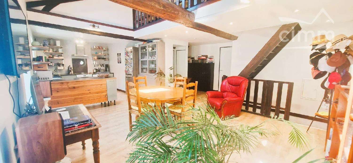 à vendre maison La Tour-du-Pin Isère 1