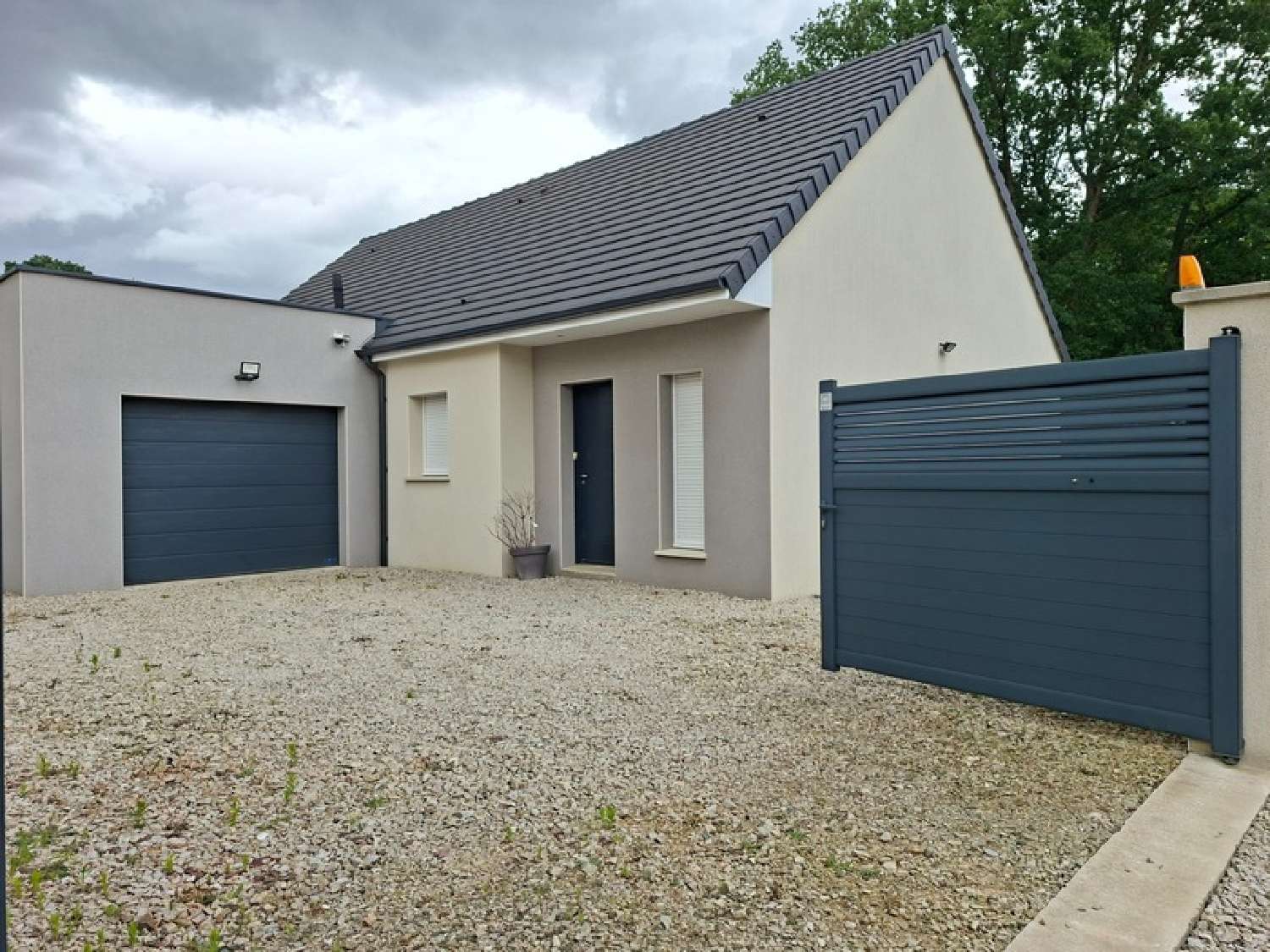 à vendre maison Moulins-le-Carbonnel Sarthe 1