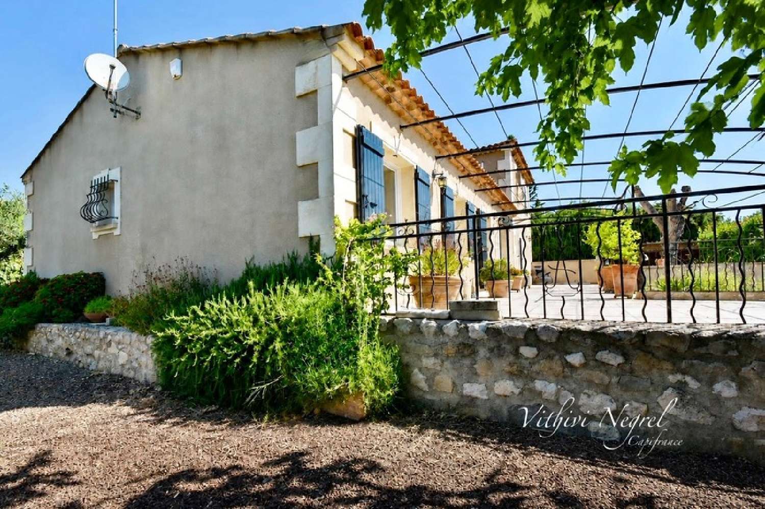 à vendre maison Mouriès Bouches-du-Rhône 2