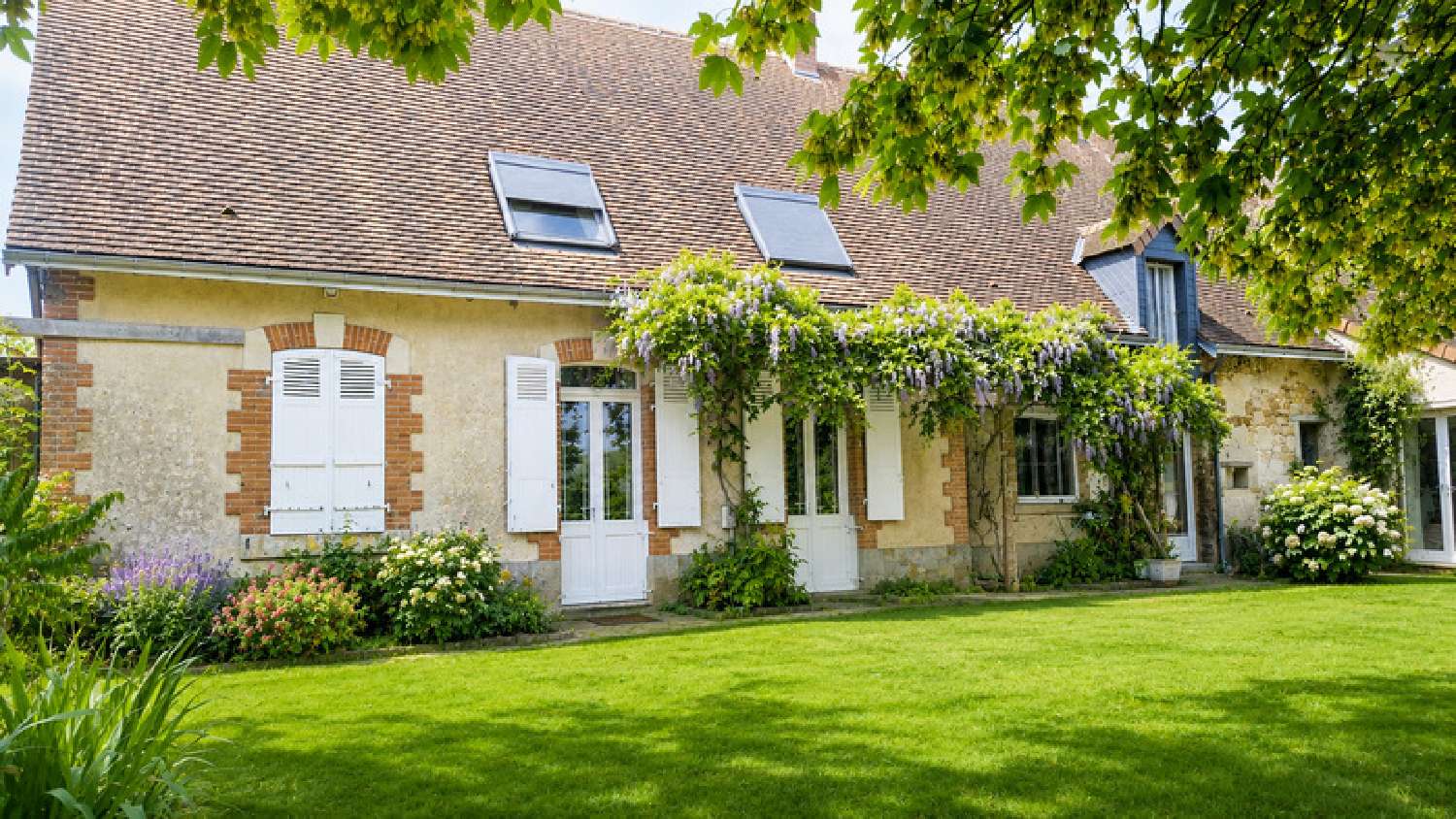 for sale house Poillé-sur-Vègre Sarthe 1