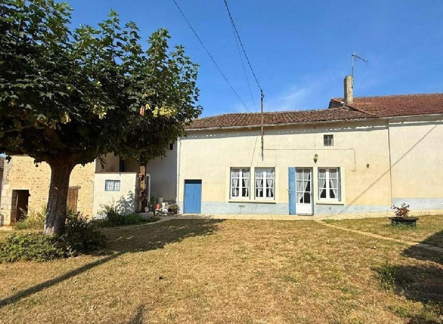 te koop huis Ruffec Charente 3