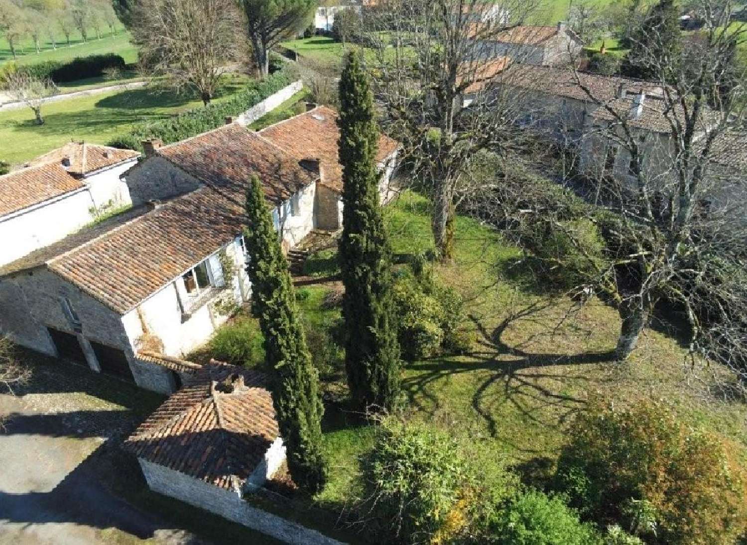 à vendre maison Ruffec Charente 2