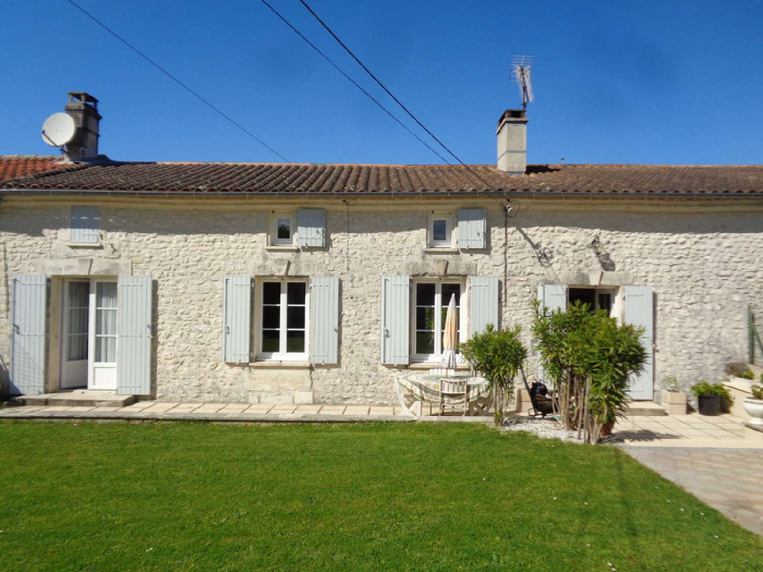 for sale house Saint-Ciers-du-Taillon Charente-Maritime 2