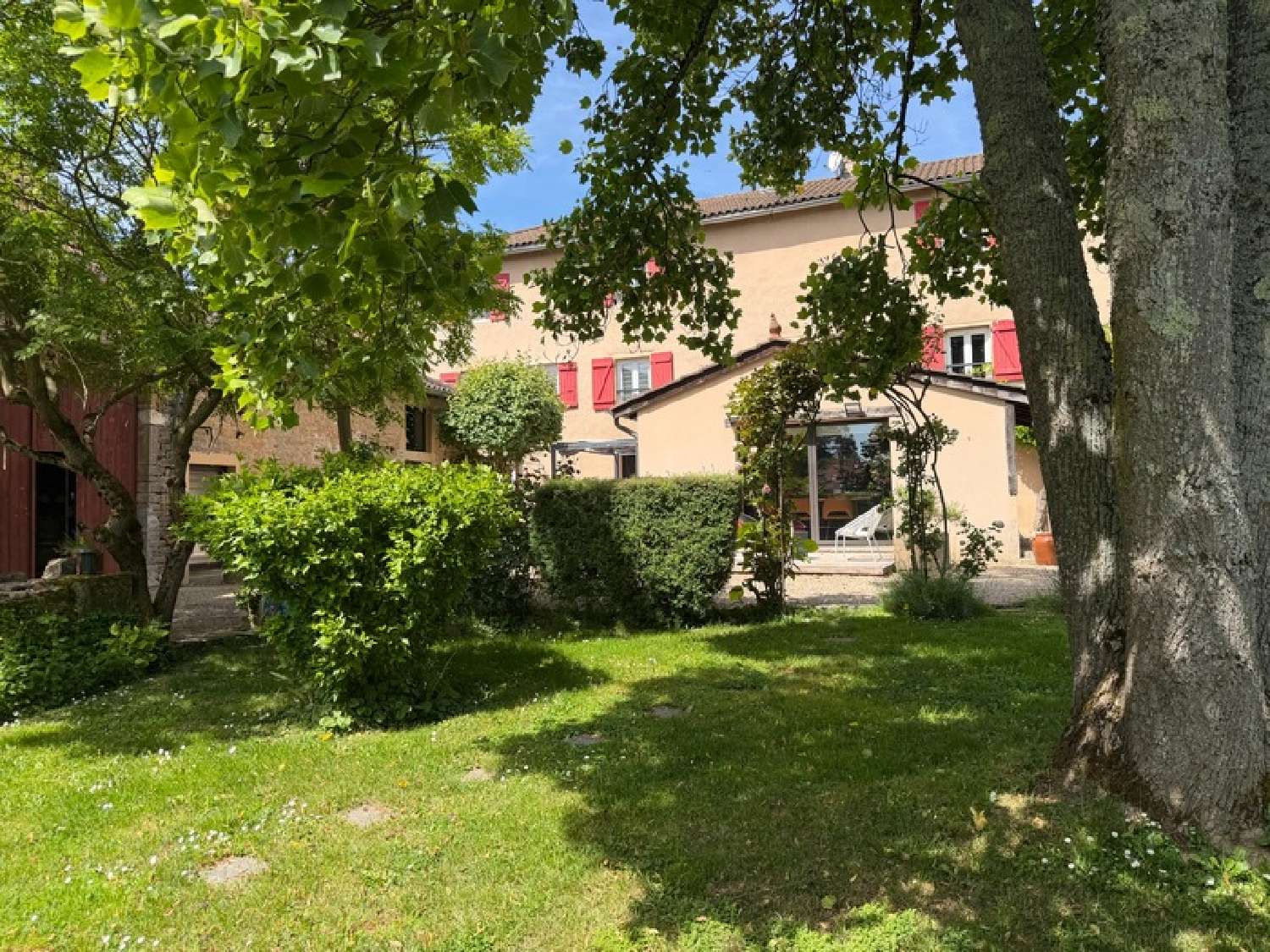  for sale house Saint-Jean-le-Priche Saône-et-Loire 1