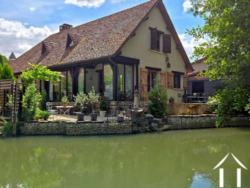 Semur-en-Auxois Côte-d'Or huis foto 7374967