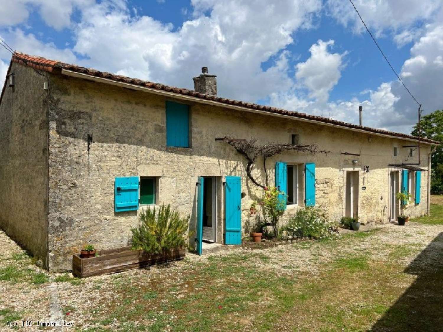 te koop huis Villefagnan Charente 1