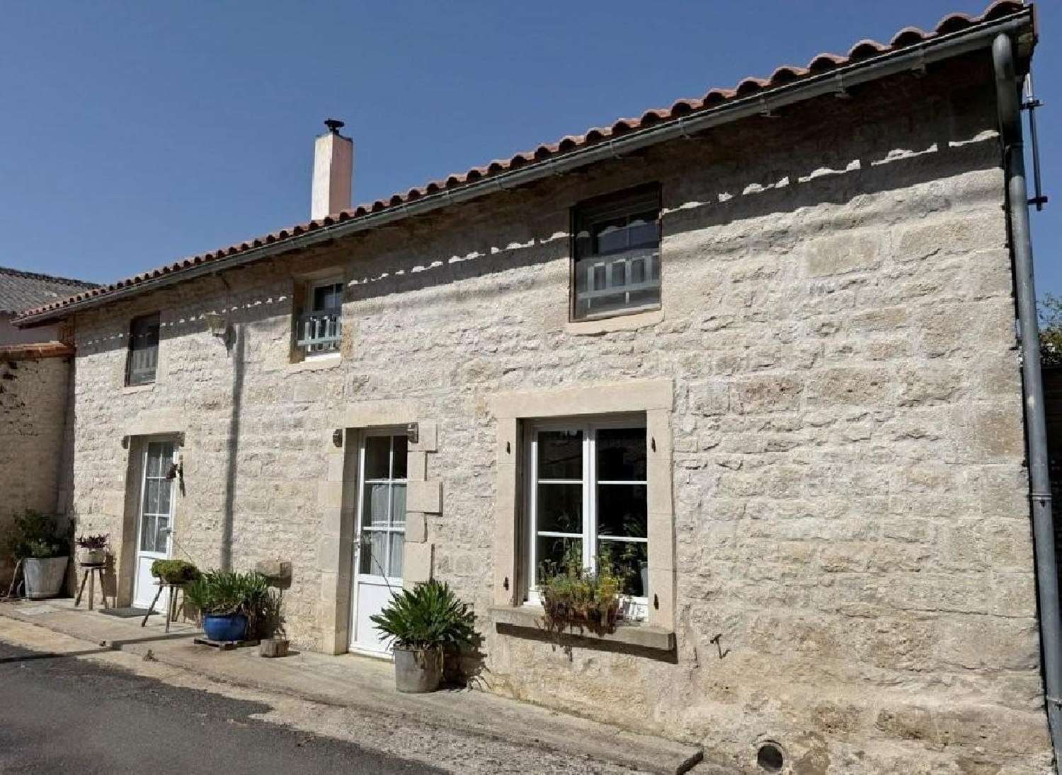 te koop huis Villefagnan Charente 2