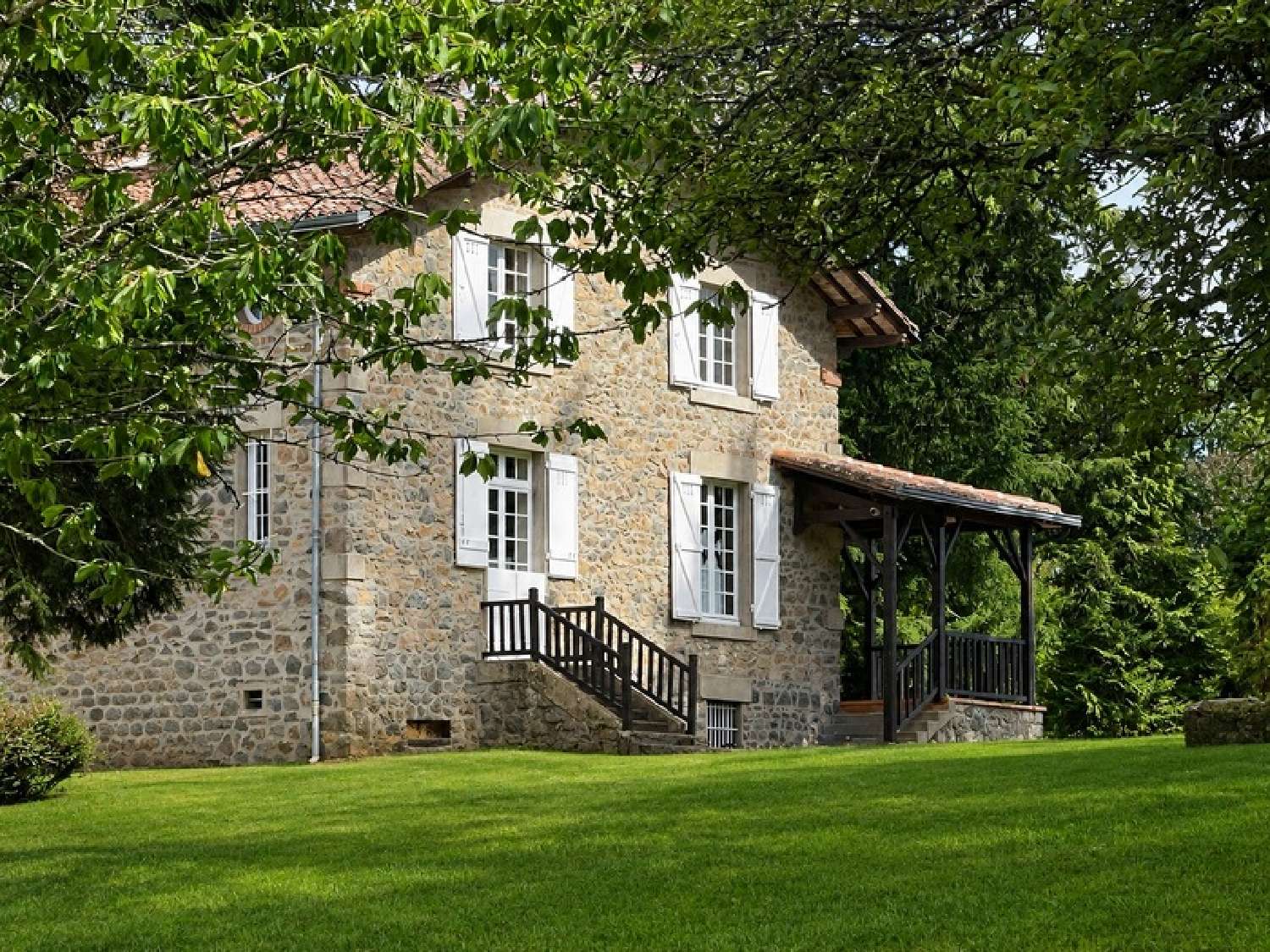  te koop herenhuis Chabanais Charente 2