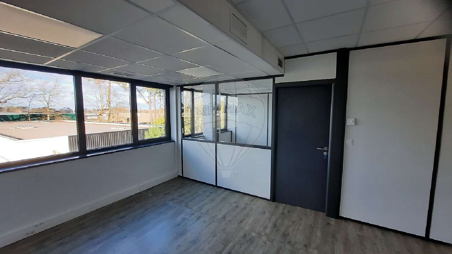 for sale office Mérignac Gironde 8
