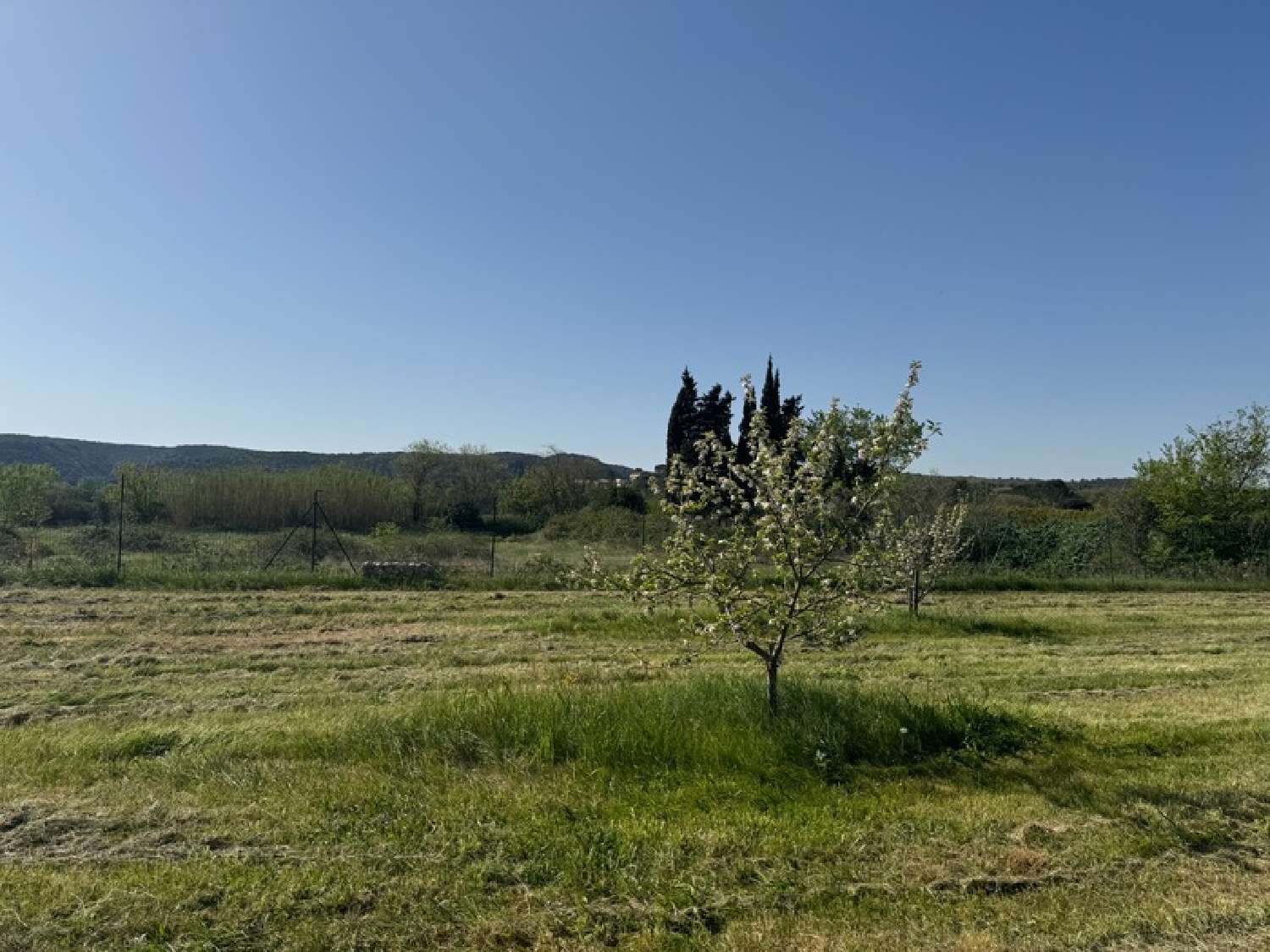 for sale terrain Collias Gard 6