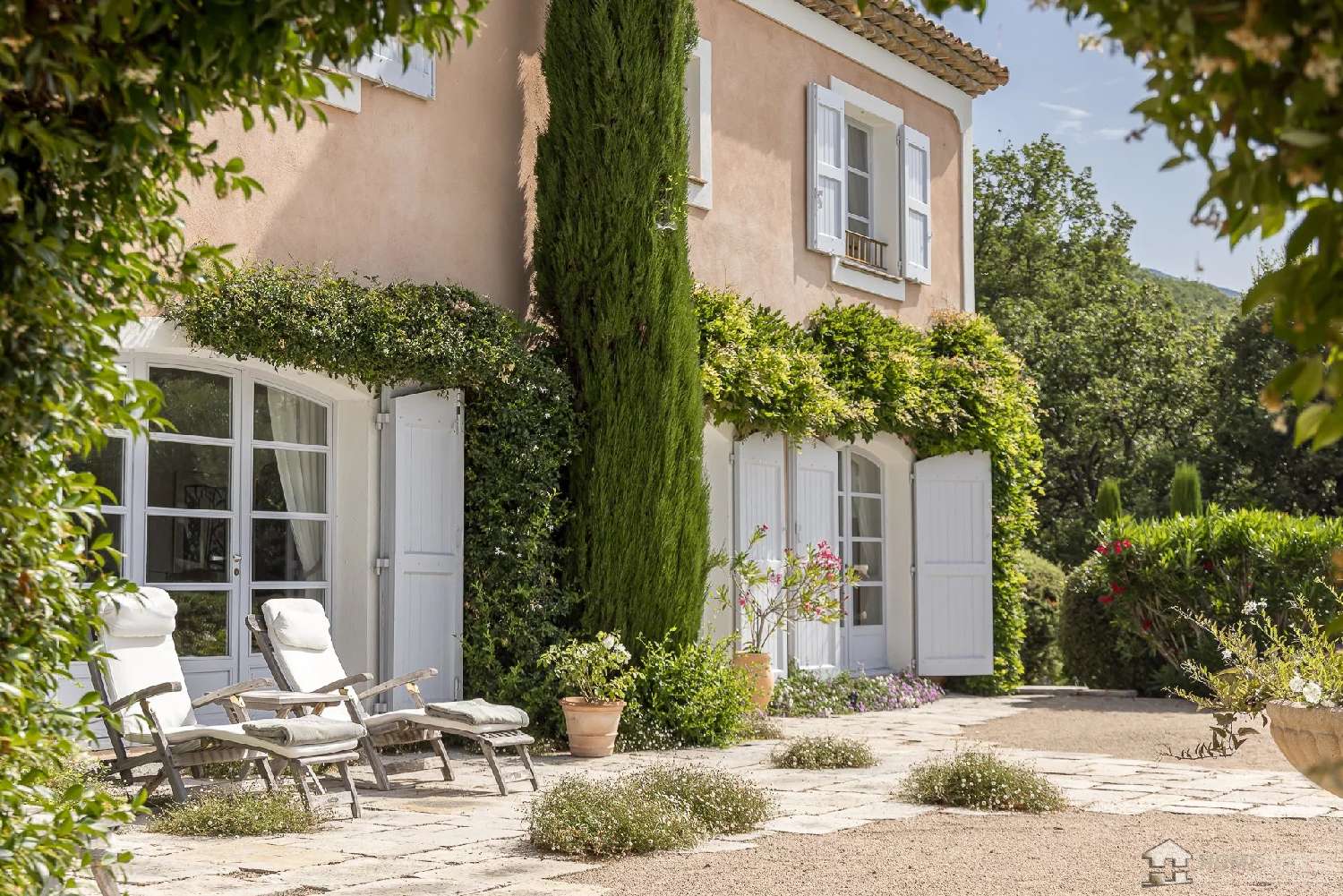  à vendre villa Escragnolles Alpes-Maritimes 4
