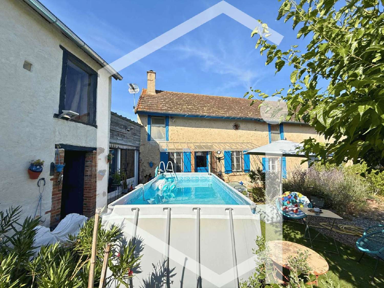 à vendre villa Léré Cher 1